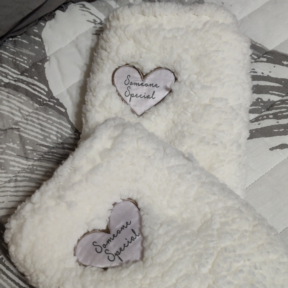 Comfort Collection by Pavilion Creamy Fleece Socks (NWOT)
